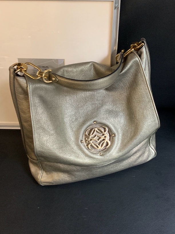 95新 LOEWE/罗意威 7 金属色镂空雕花扣单肩包