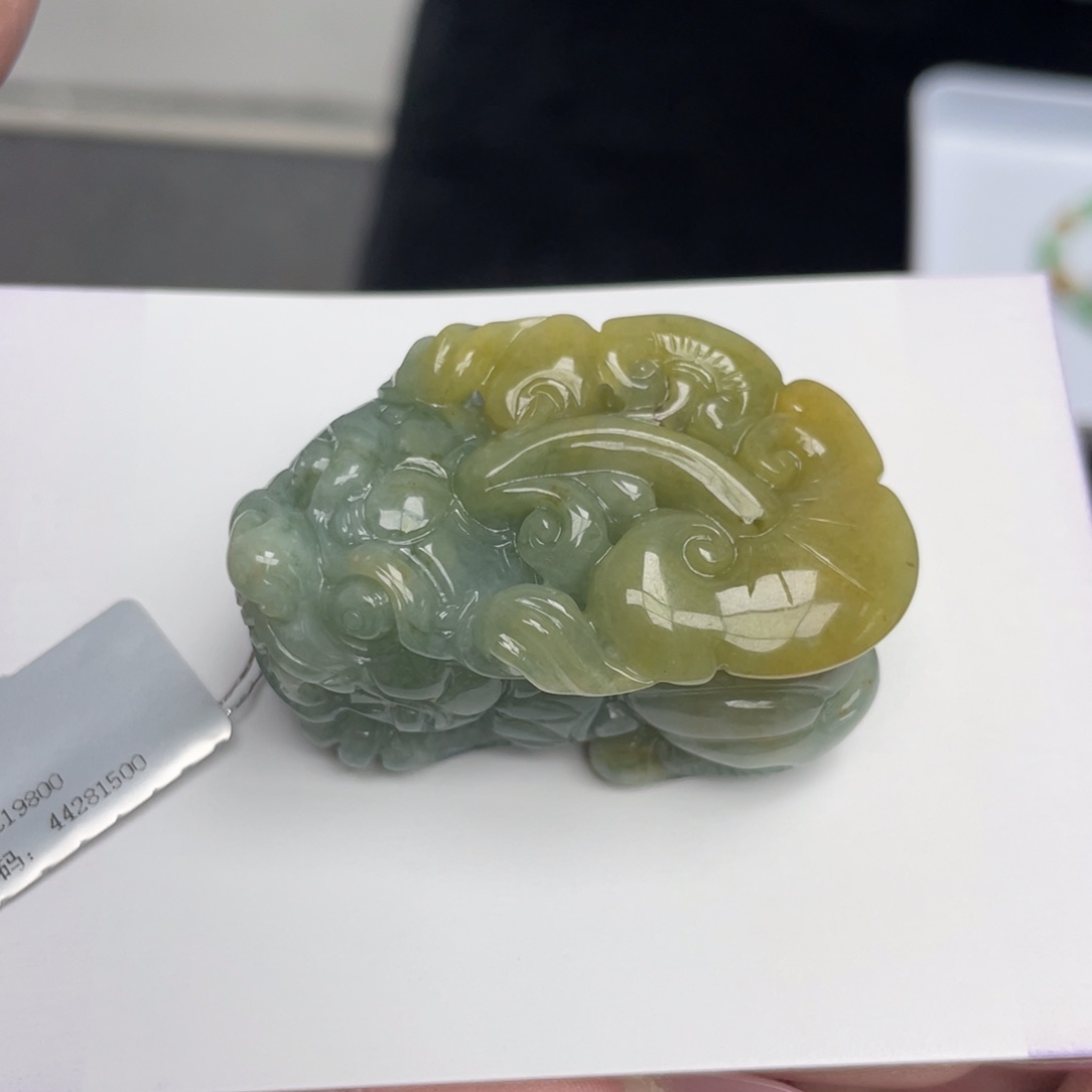 翡翠颈饰未镶嵌貔貅