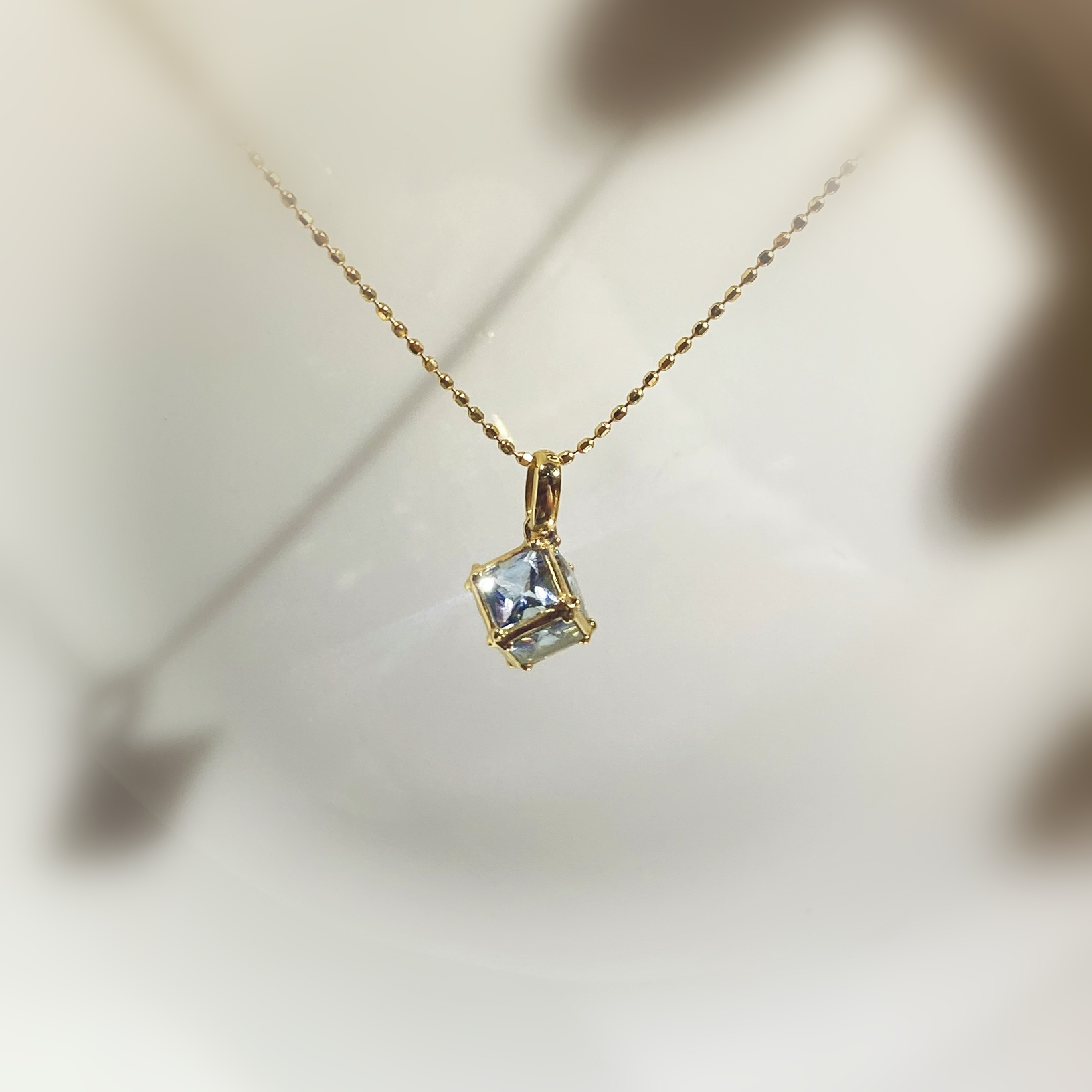 18k黄海蓝宝全净体小方块方形吊坠简约设计师时尚百搭海蓝宝项链