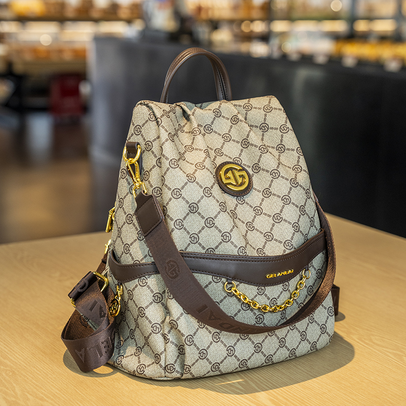 戈兰黛品牌轻奢女包2025新款双肩包女百搭印花多功能防盗旅行背包