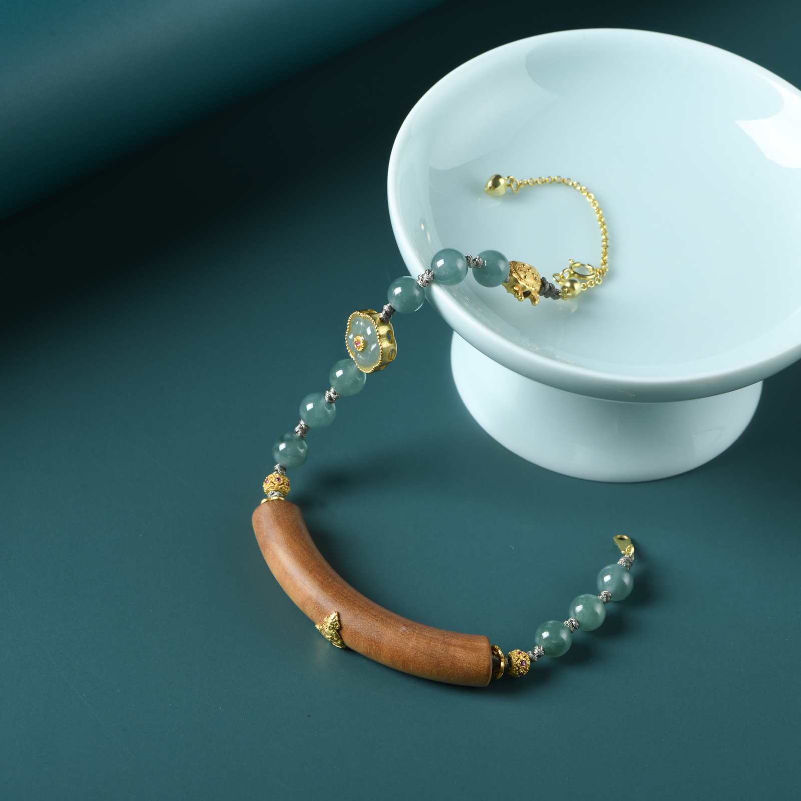 （木带宝）印度老山檀香精嵌黄财神半镯手链