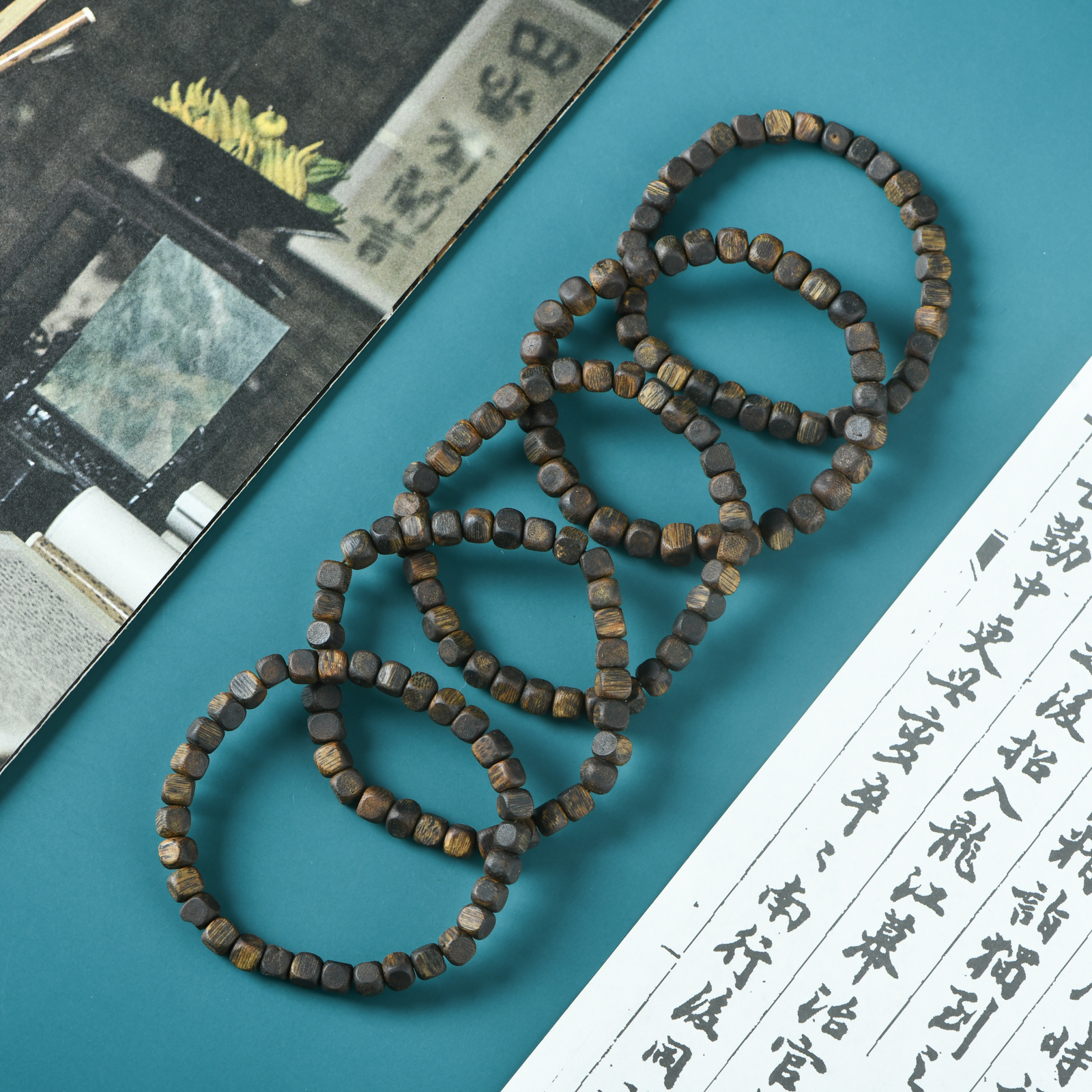 海南莺歌绿奇楠沉香随形四方珠手串（多样性发其一）