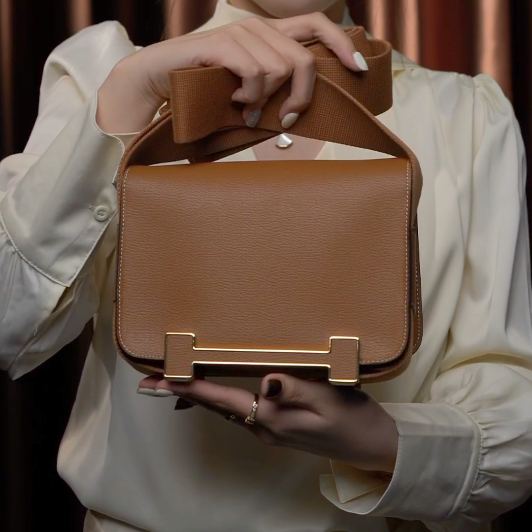 原创设计高定18cm“云朵”真皮包 -Q1032