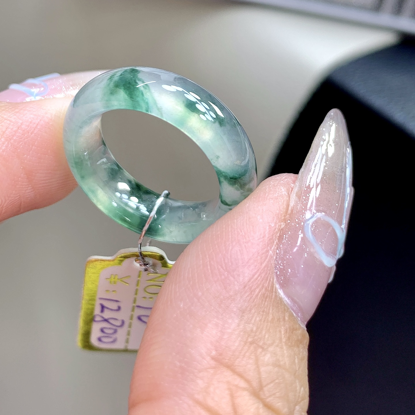 天然缅甸翡翠 10号 高冰种飘绿花戒圈 玉戒指 尺寸15.3-6.2-3.6mm