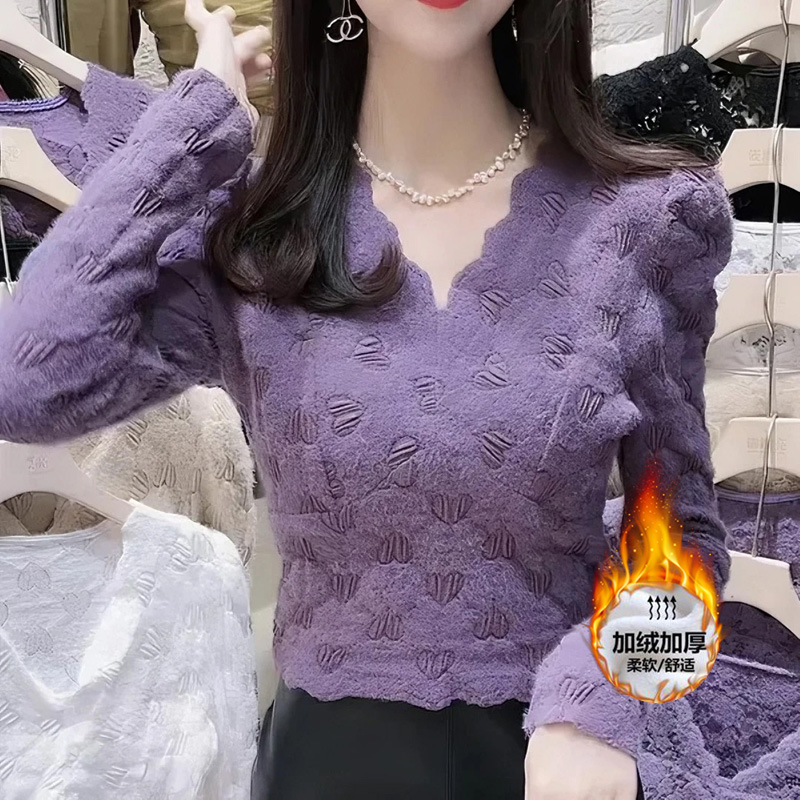 蕾丝打底衫女秋冬新款内搭高级感加绒V领洋气舒适百搭长袖上衣潮