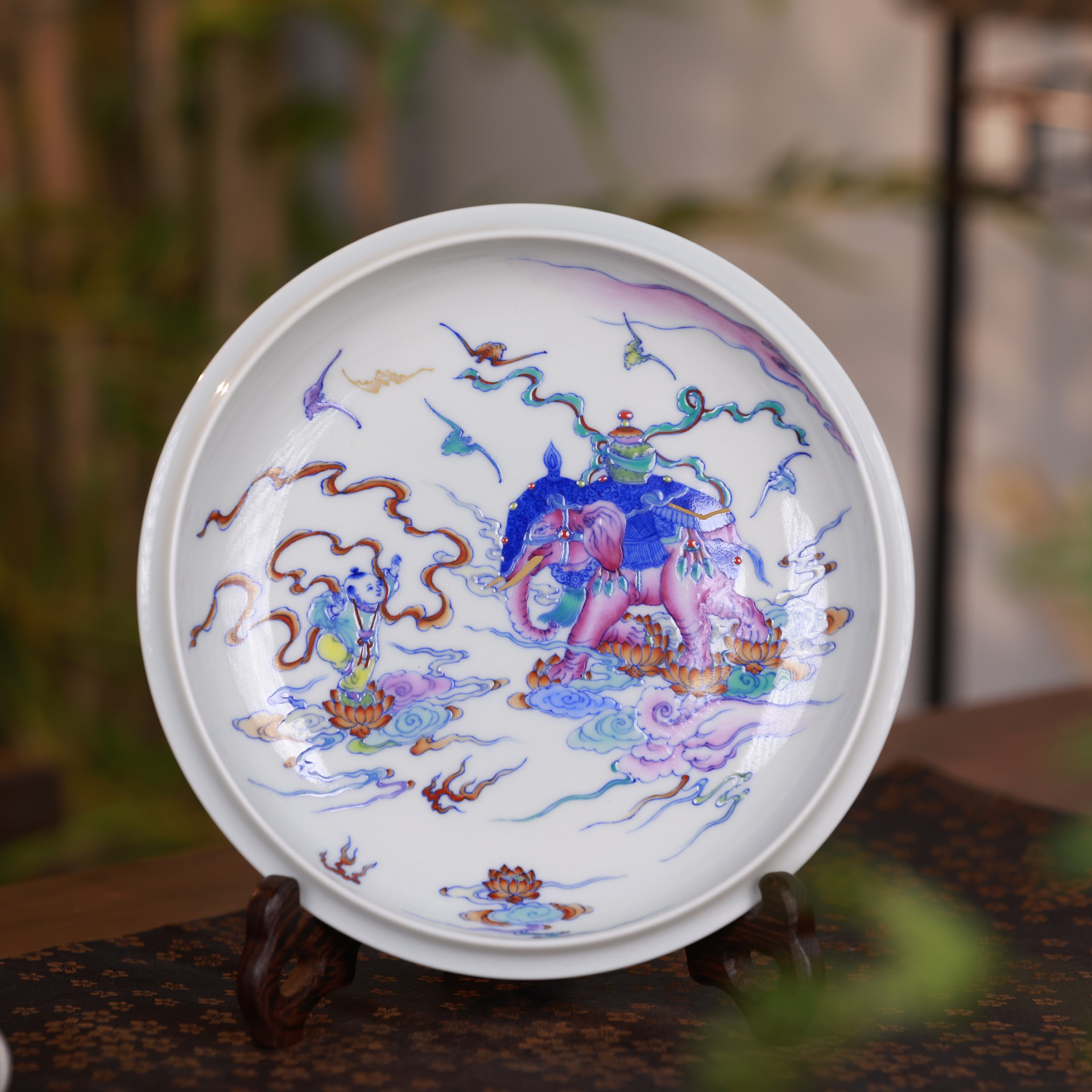 空山明月斗彩太平有象壶承