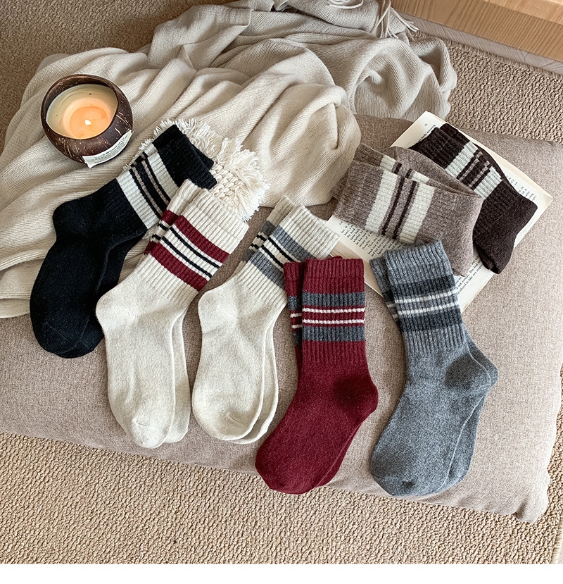 学院风绵羊毛厚袜子女2485加厚保暖秋冬季条纹学院风中腰短袜女