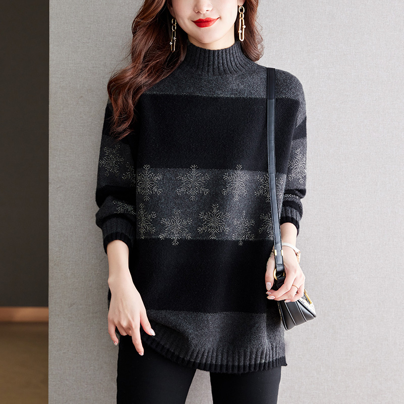 秋冬高级感慵懒风毛衣女加肥加大码针织上衣洋气中长款加厚打底衫