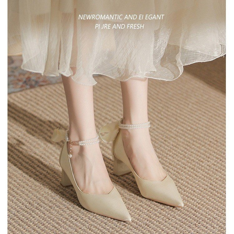 一双你不可少的婚鞋卷死同行结婚鞋禾秀绸缎面婚纱两穿不累脚串珠