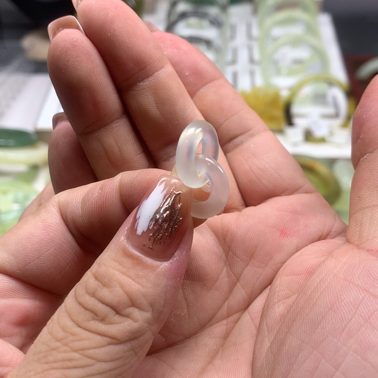【闪购商品】蛇纹石玉手镯未镶嵌