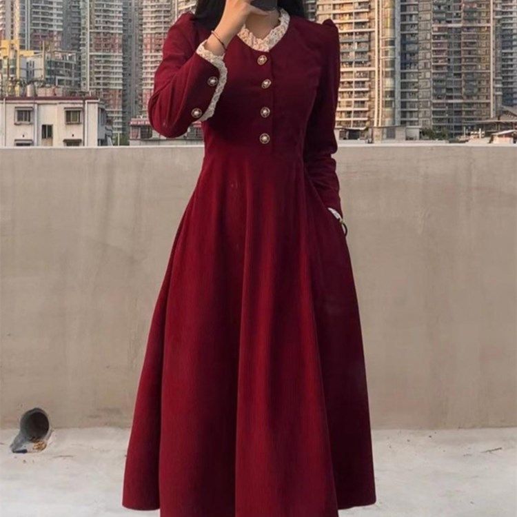 红色连衣裙女新款大码复古赫本风高级感收腰显瘦气质a字长裙