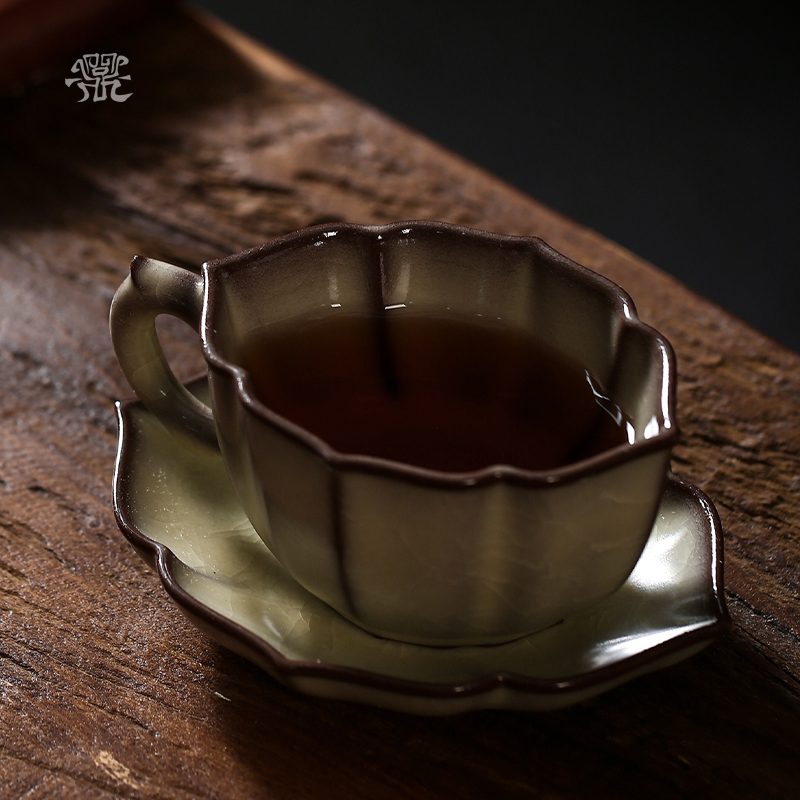 问鼎哥窑致巧款宝相咖啡杯碟组主人杯