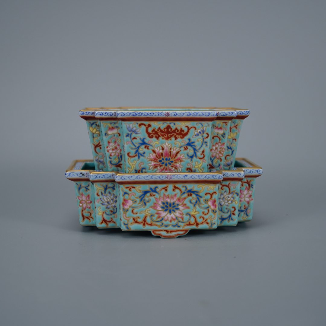 10610清乾隆珐琅彩花卉纹花盆