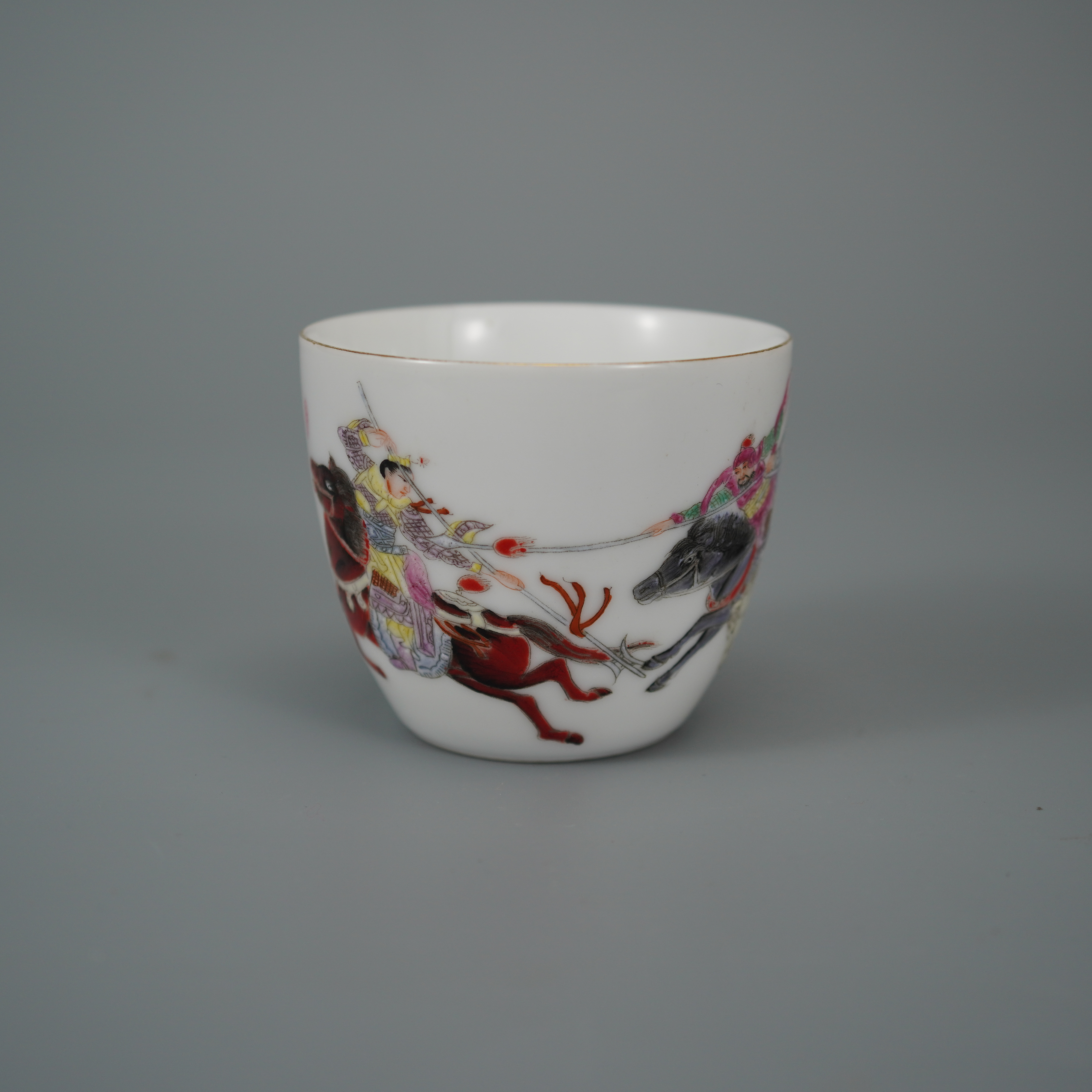 10091清雍正珐琅彩三英战吕布缸杯