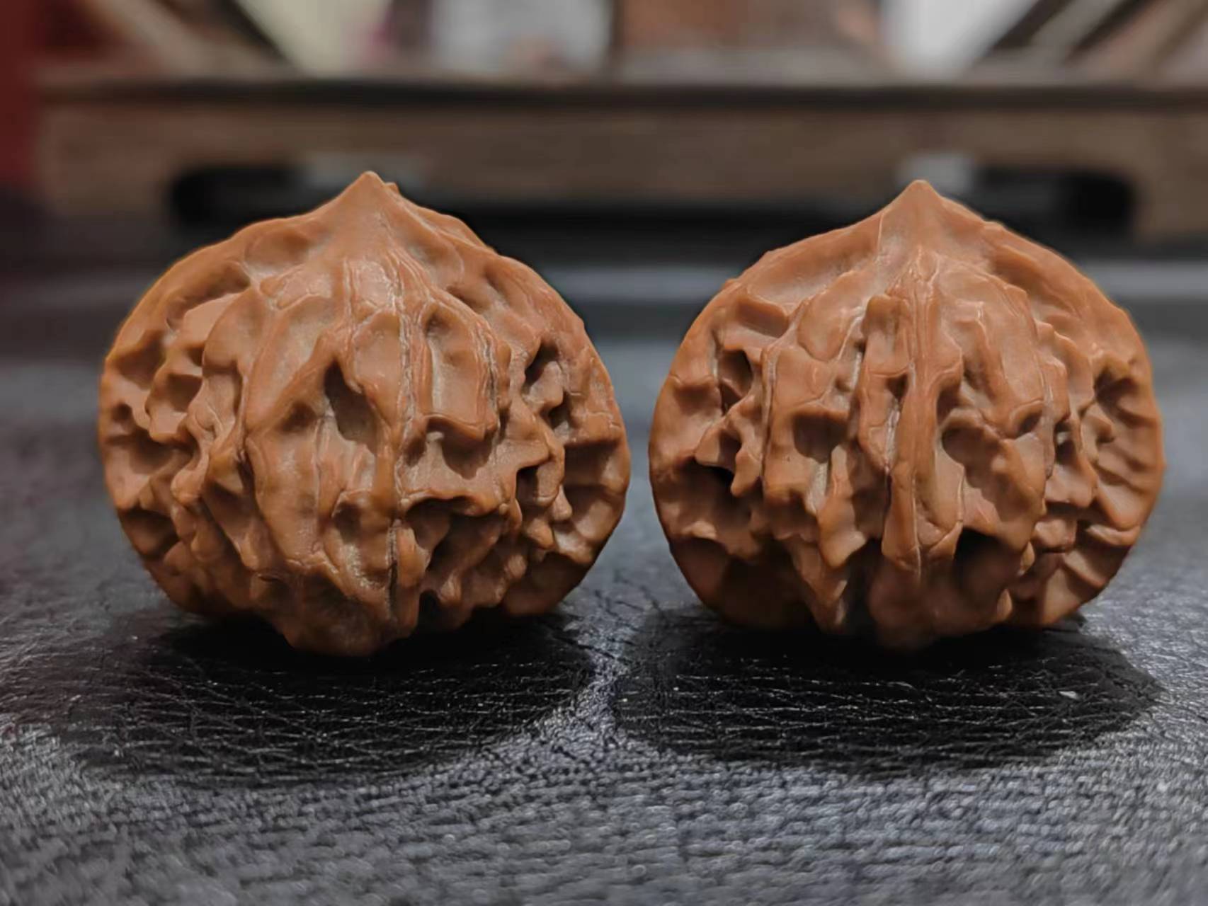 文玩核桃元宝南疆野狼粗筋白狮子磨盘链接