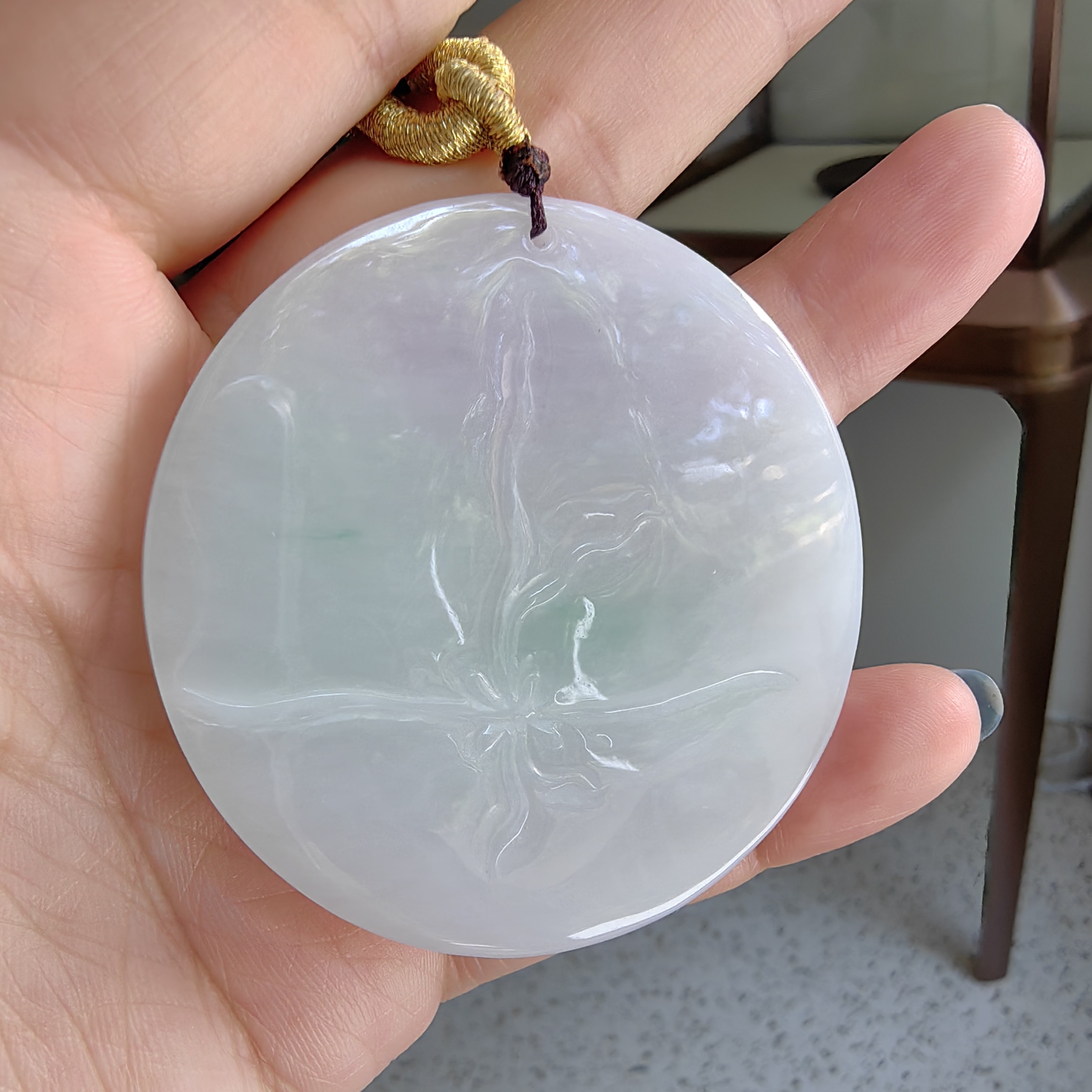 PLB231170天然翡翠春带彩飘绿花金丝阳绿悟道吊坠