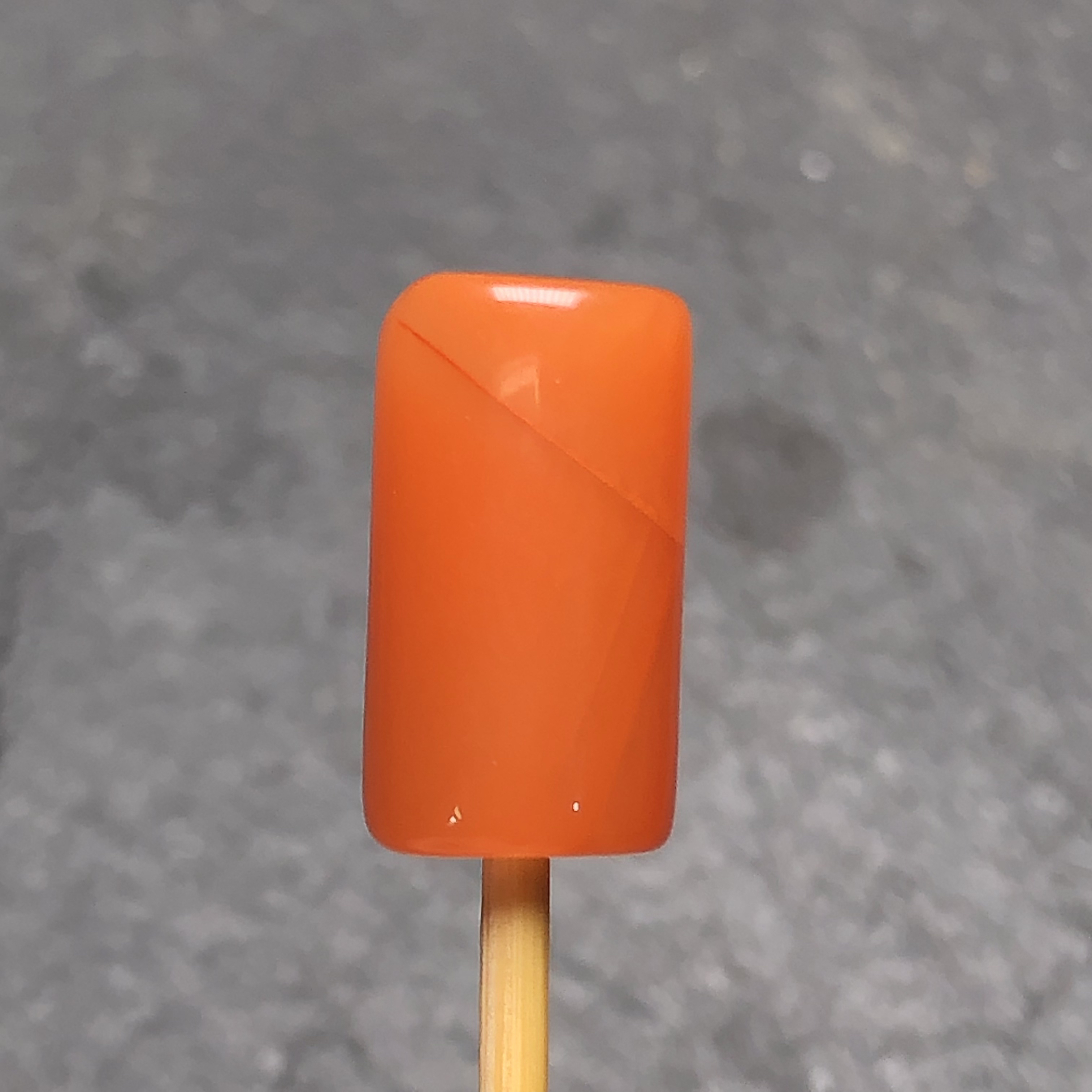 川料南红玛瑙手工打磨桶珠长15.6直径8.6毫米，无裂