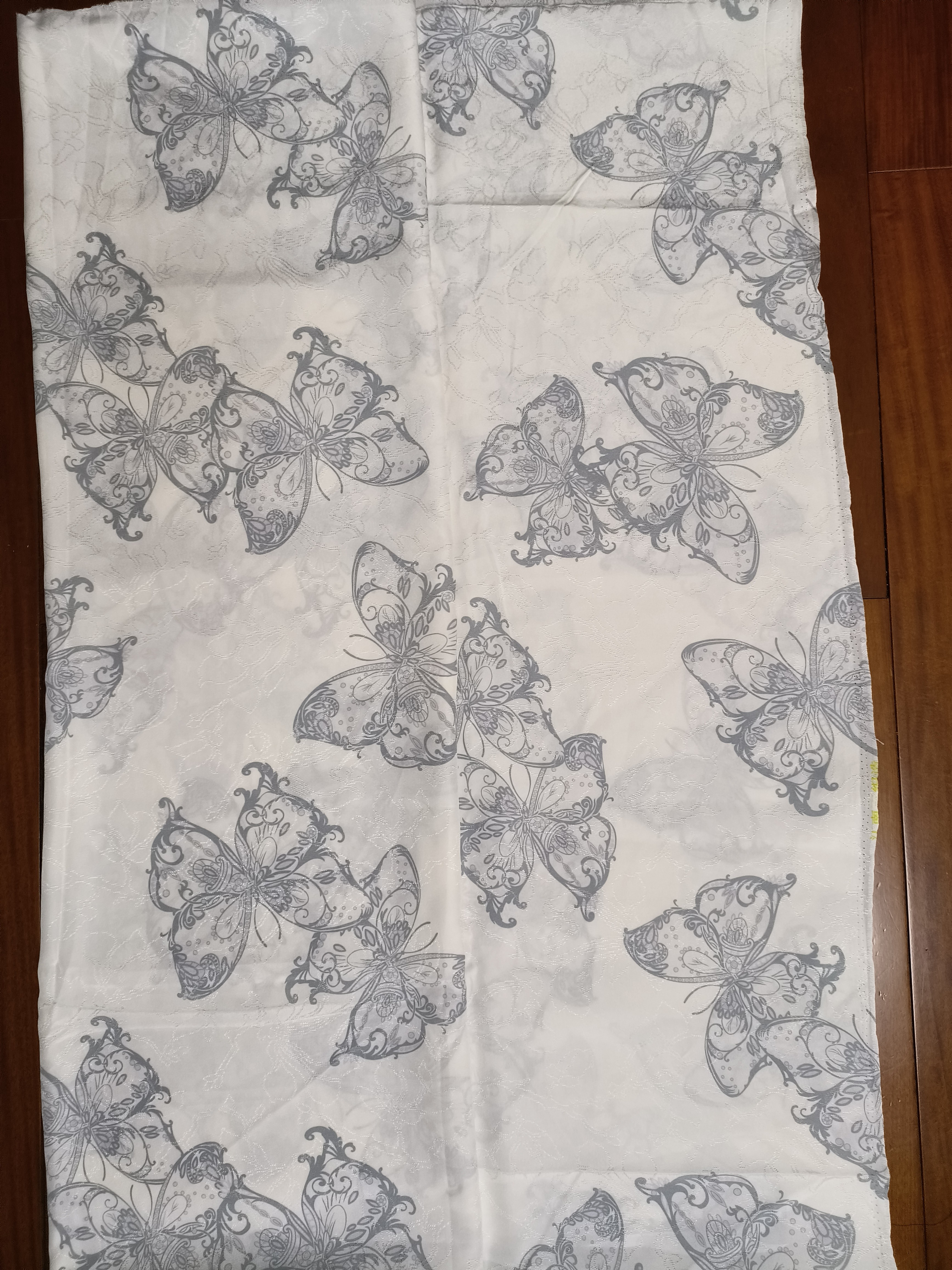 白底灰蝶玉兰纹四经罗面料118幅20姆米