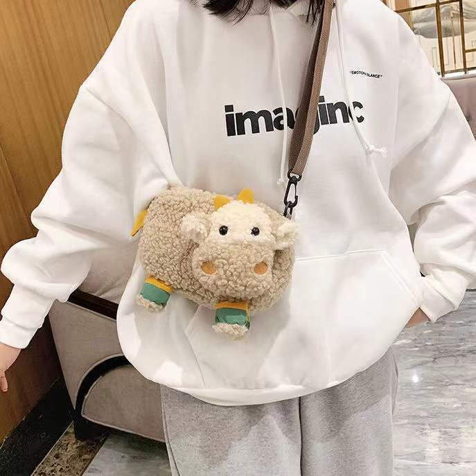 卡通毛绒包小羊包包女2023新款韩版学生可爱少女单肩斜挎包毛毛包