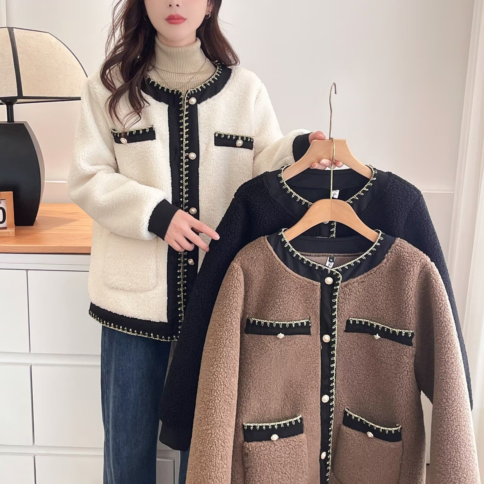 大码上衣女秋冬季新款胖mm宽松显瘦爆款小香风一体绒撞色拼接外套