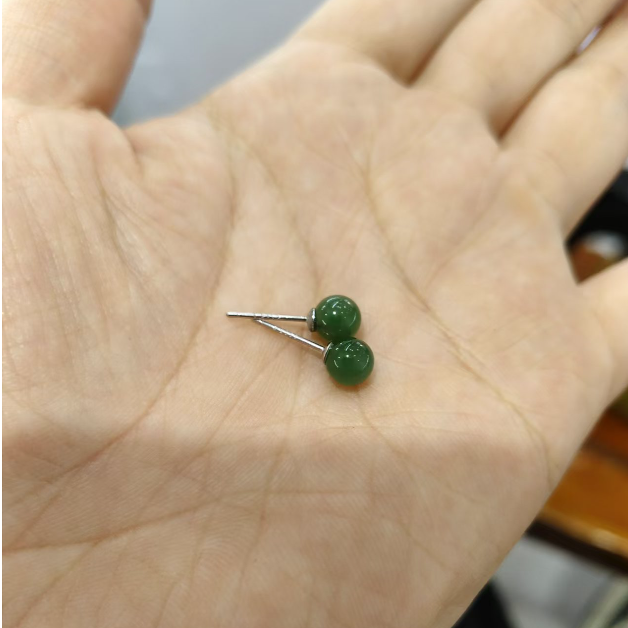 天然和田玉碧玉耳钉