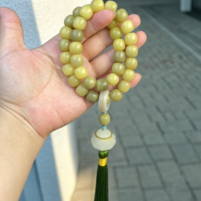 小青柠菩提手持，夜光莲花双圈款式，11/12规格36颗，送盘玩袋