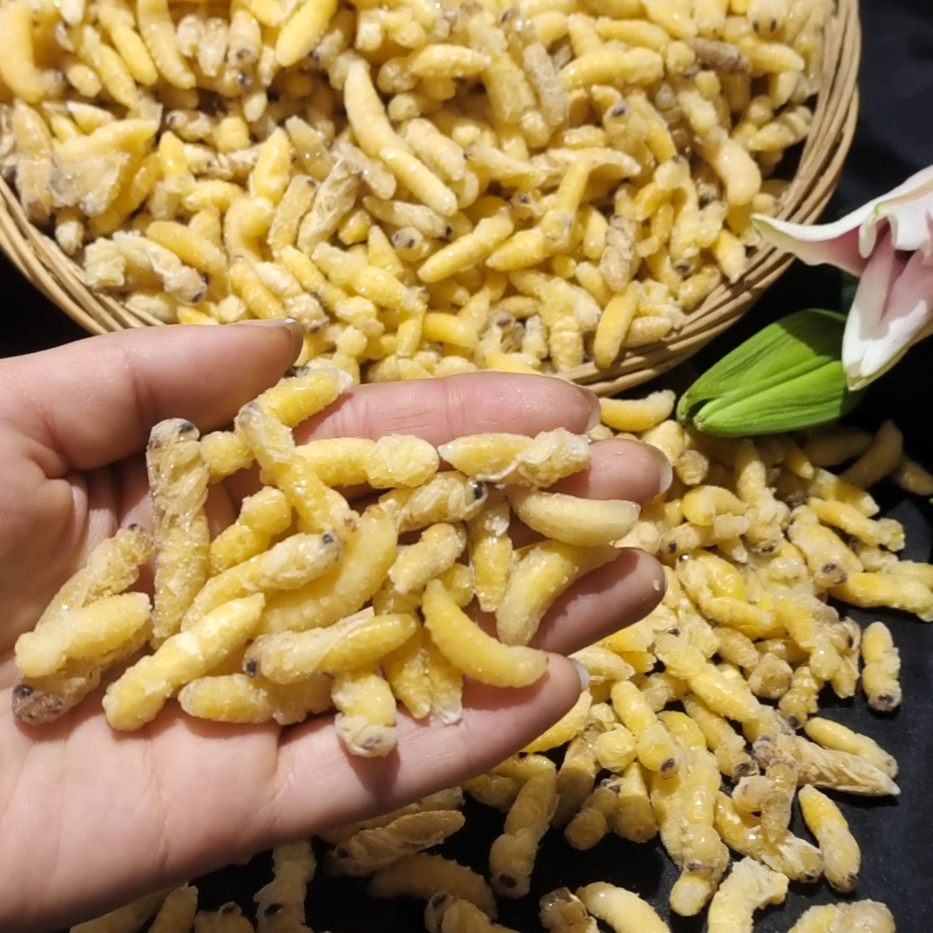 深山马蜂蜂蛹新鲜特产冷冻500g顺丰包邮