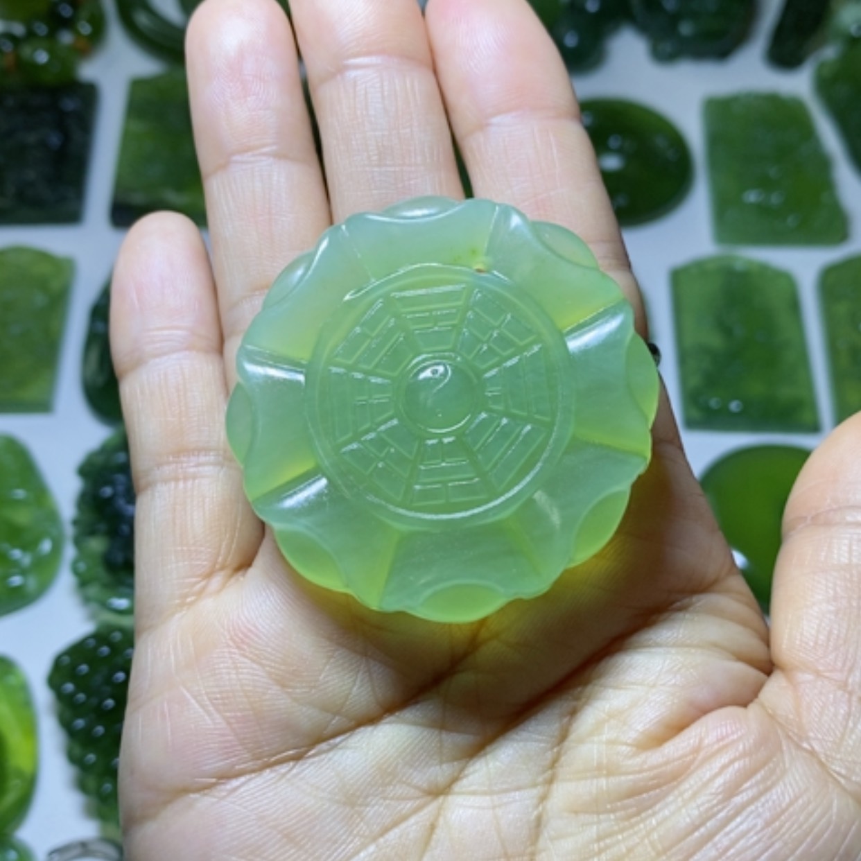 【闪购商品】蛇纹石玉颈饰未镶嵌