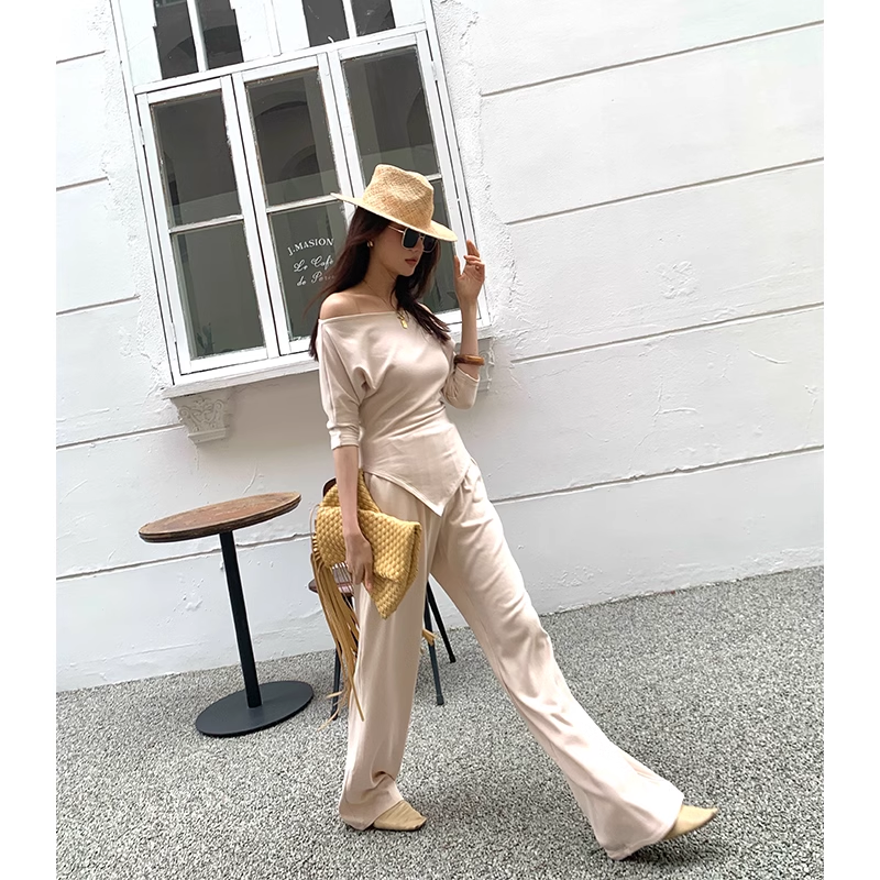 Garbociaga龍喜儿 韩范女主 休闲风一字肩斜裁下摆针织套装 4102