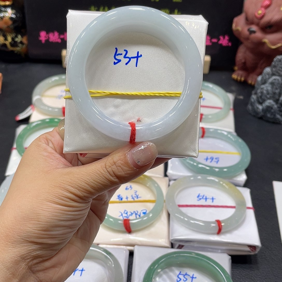 翡翠手镯未镶嵌缅甸翡翠手镯18
