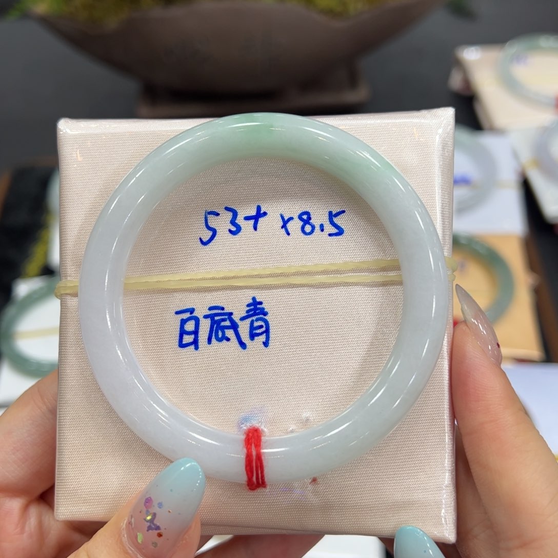 翡翠手镯未镶嵌缅甸翡翠手镯