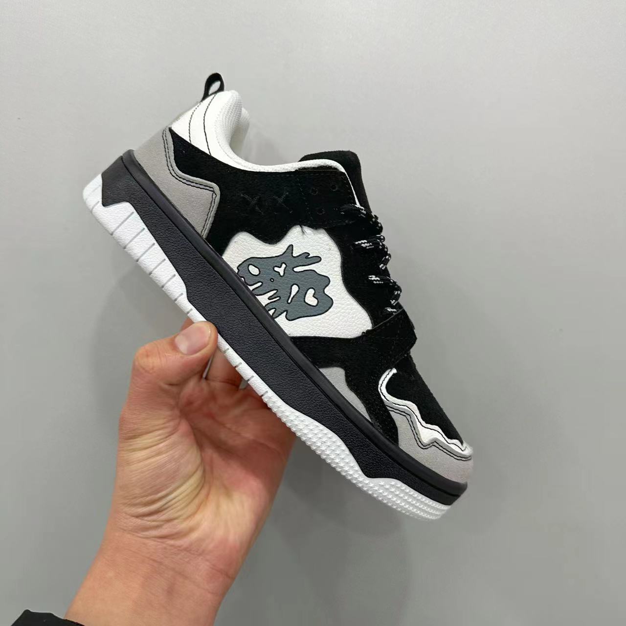 时尚百搭休闲舒潮鞋X55