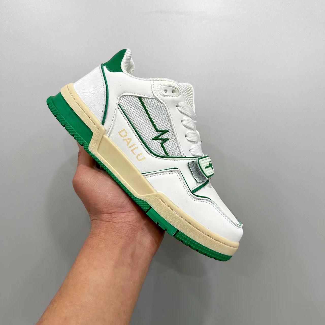 时尚百搭休闲舒潮鞋701