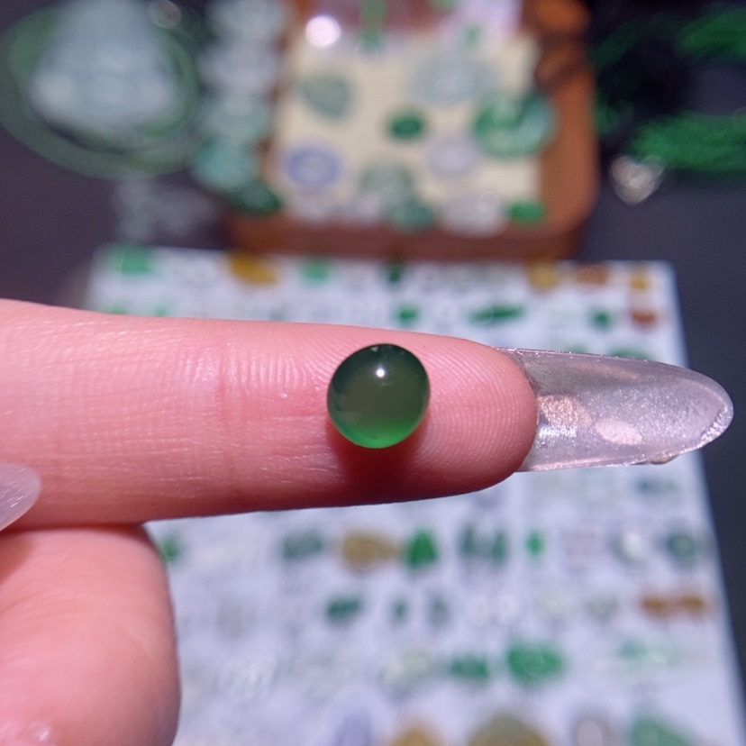 【闪购商品】翡翠挂件未镶嵌蛋