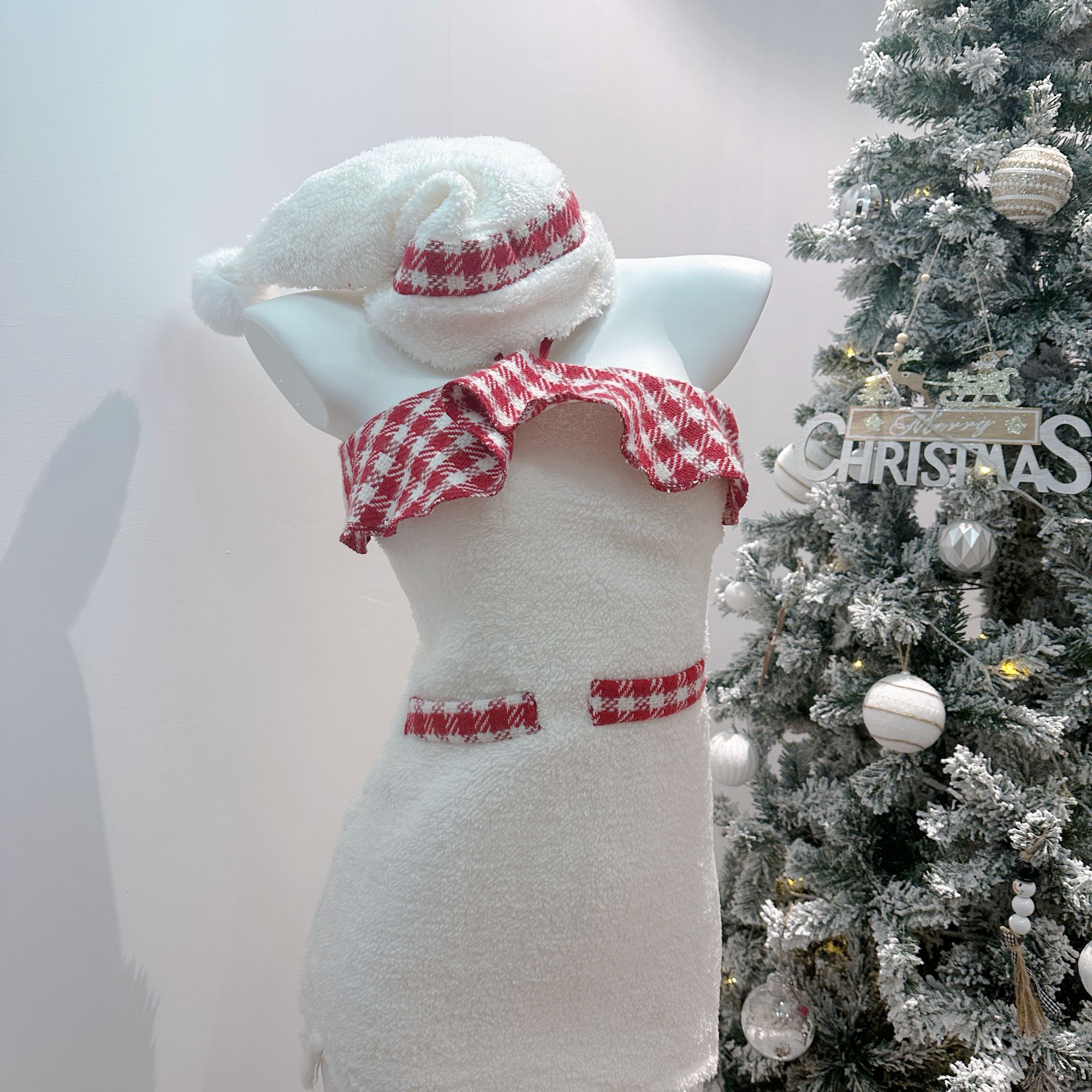 【FREEAEZ】圣诞连衣裙毛绒绒带帽子手套性感包臀裙挂脖睡衣