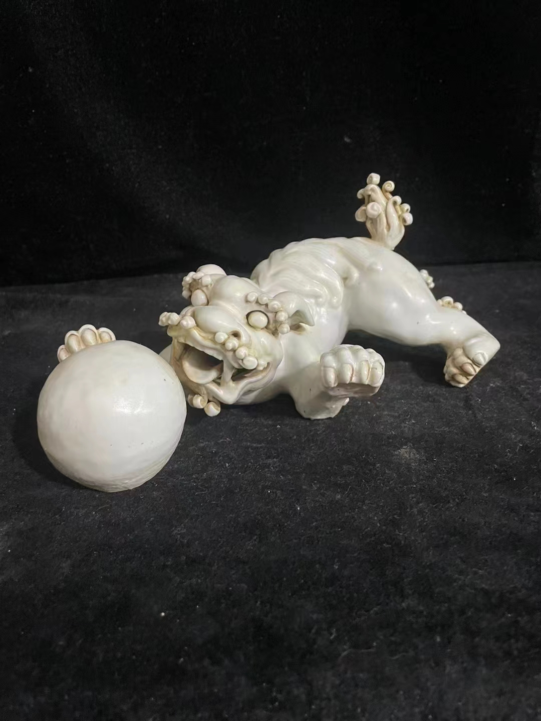 影清釉狮子玩绣球看家护院