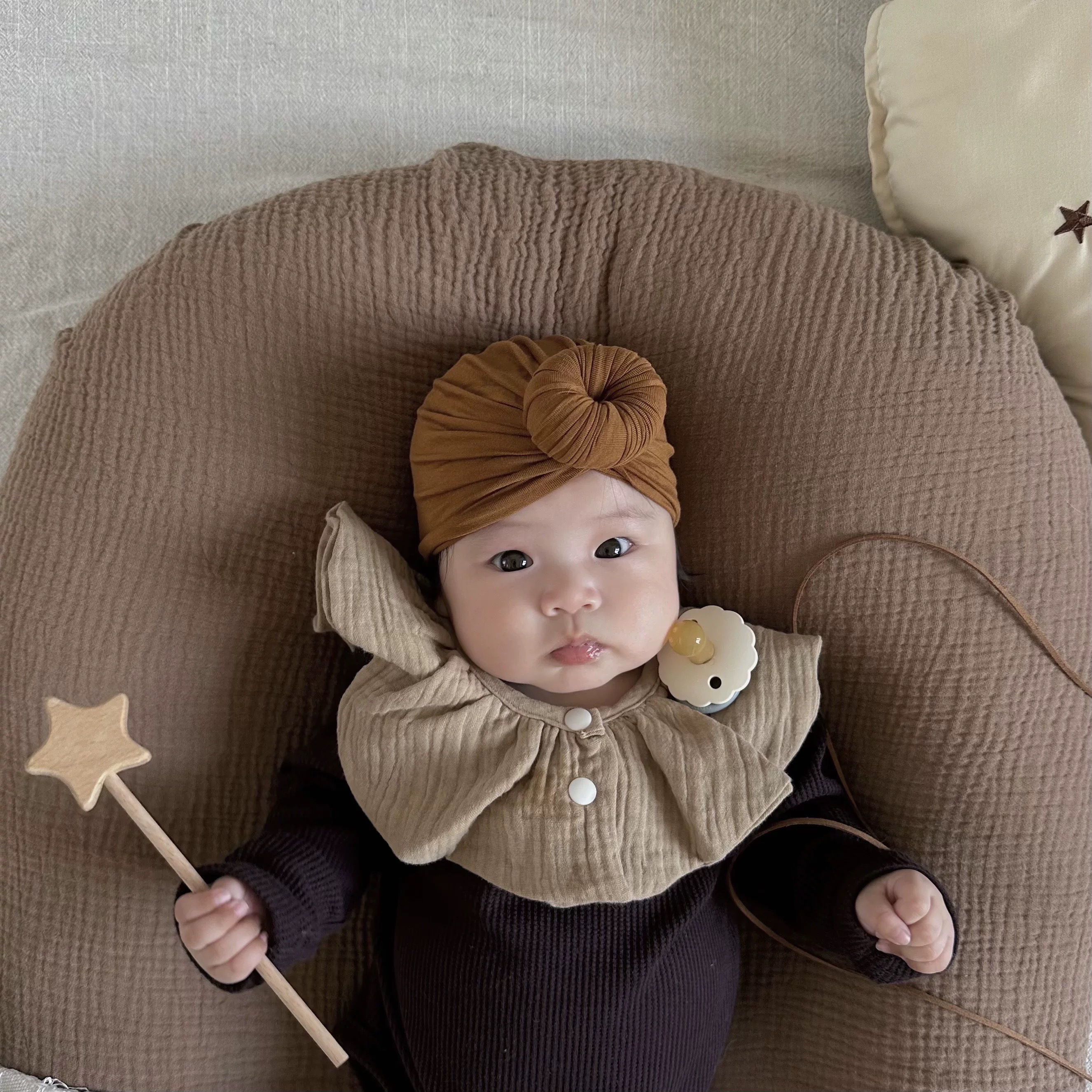 ins韩国花瓣装饰纯棉纱布口水巾柔软高端纯色360可旋转新生儿围嘴