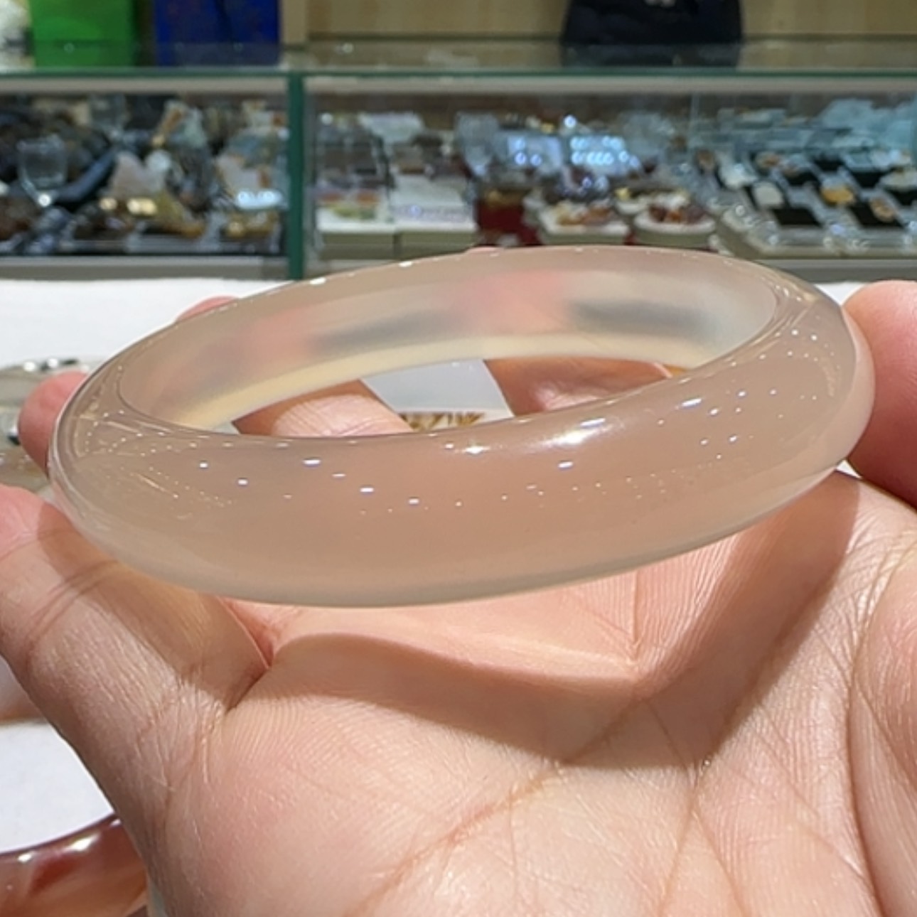 【闪购商品】玛瑙/玉髓手镯未镶嵌乔****?
