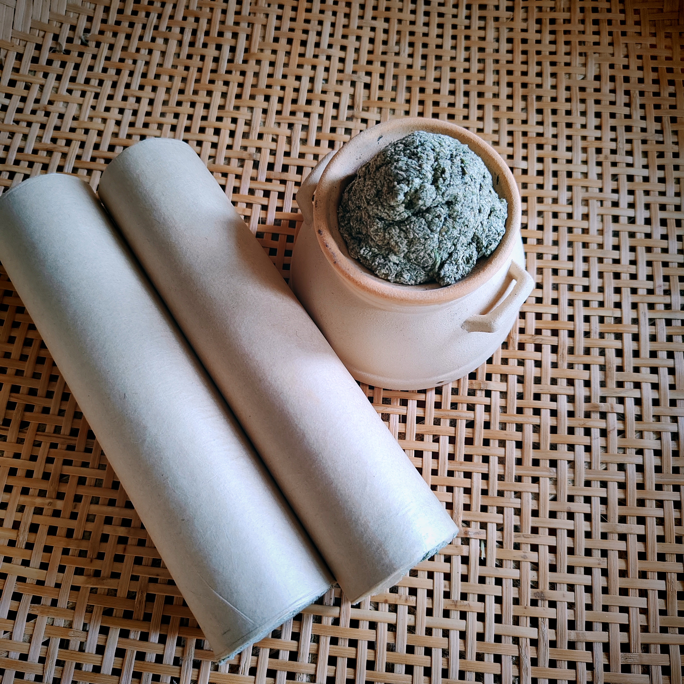 4年野生陈艾绒艾草叶艾叶纯天然天然艾灸中药，产自云南苍山艾草