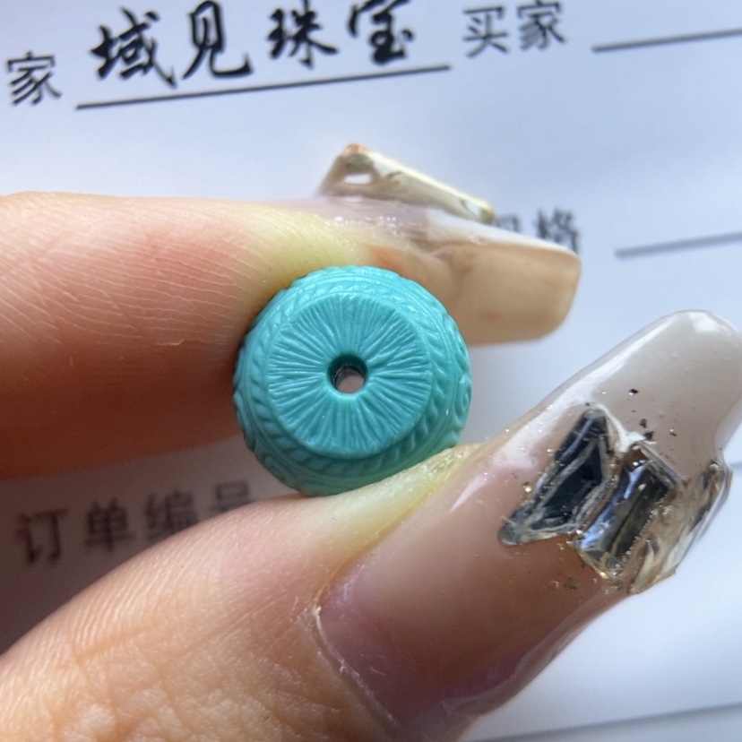 【闪购商品】绿松石颈饰未镶嵌?