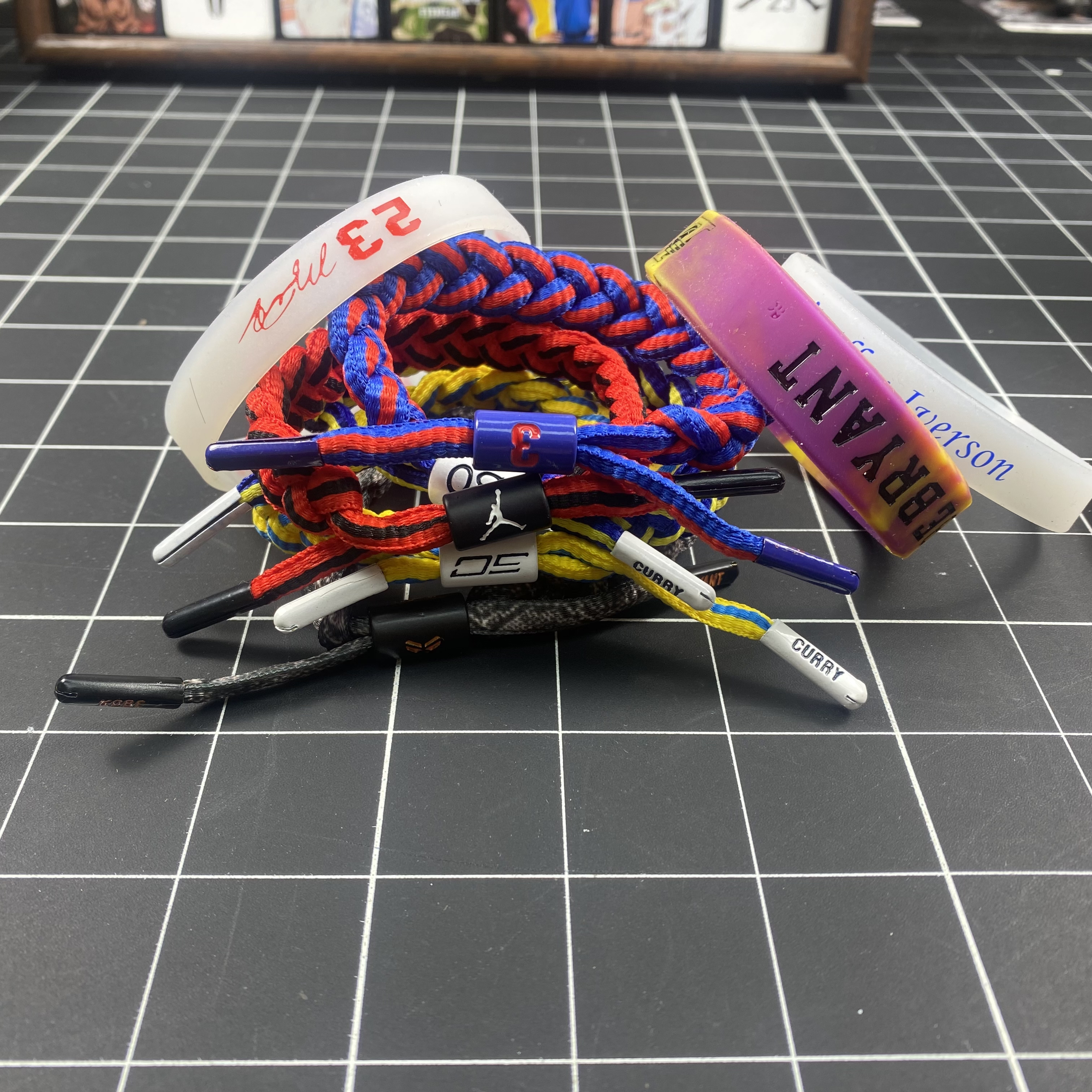 NBA签名手环（卡灯牌）