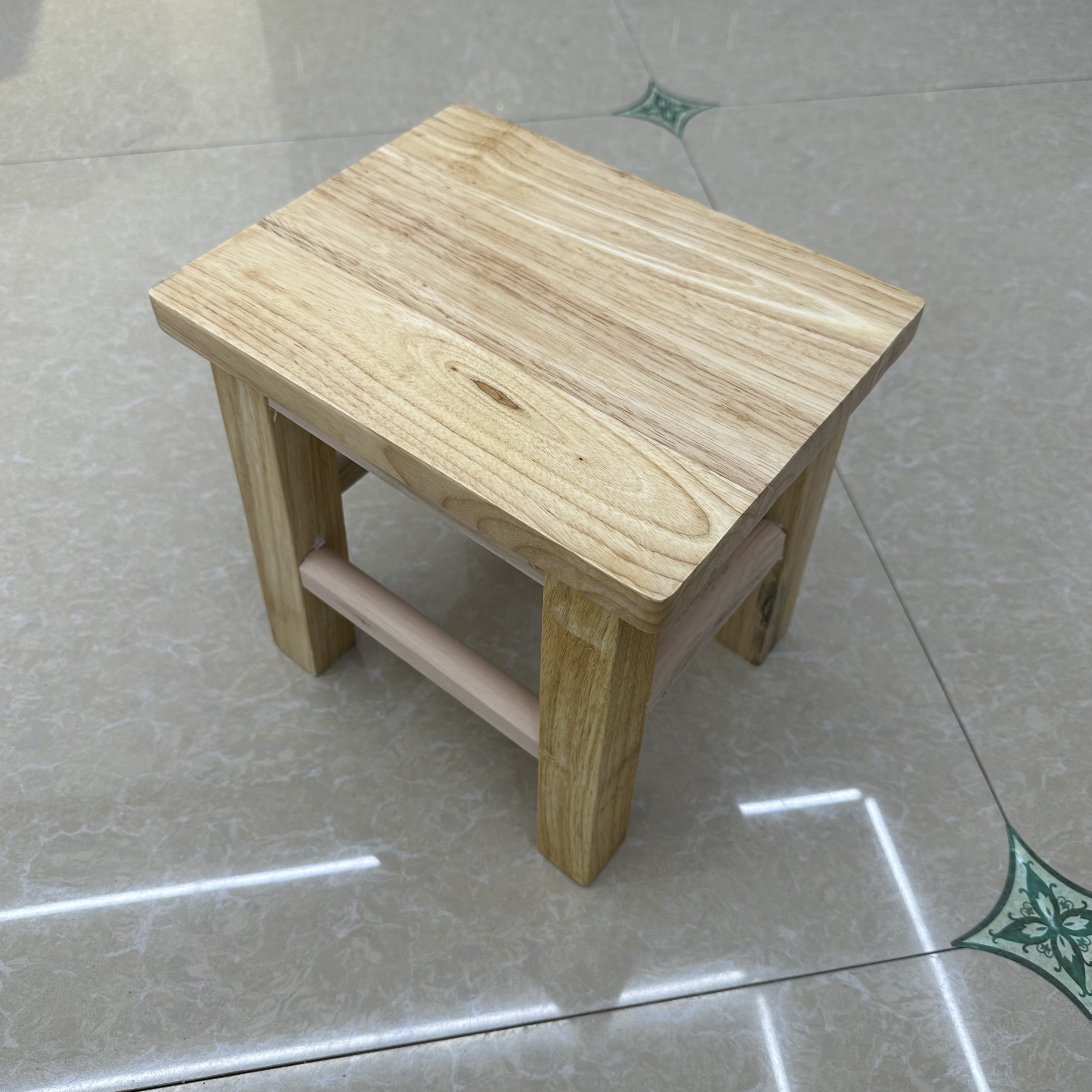 实木小凳子脚凳木板木凳矮凳家用居家小板凳成人儿童木头换鞋凳