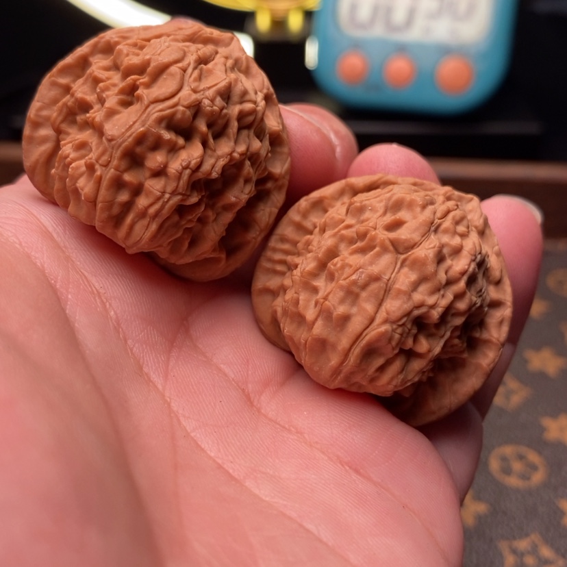 【闪购商品】猴头核桃吊坠大*⭐三角