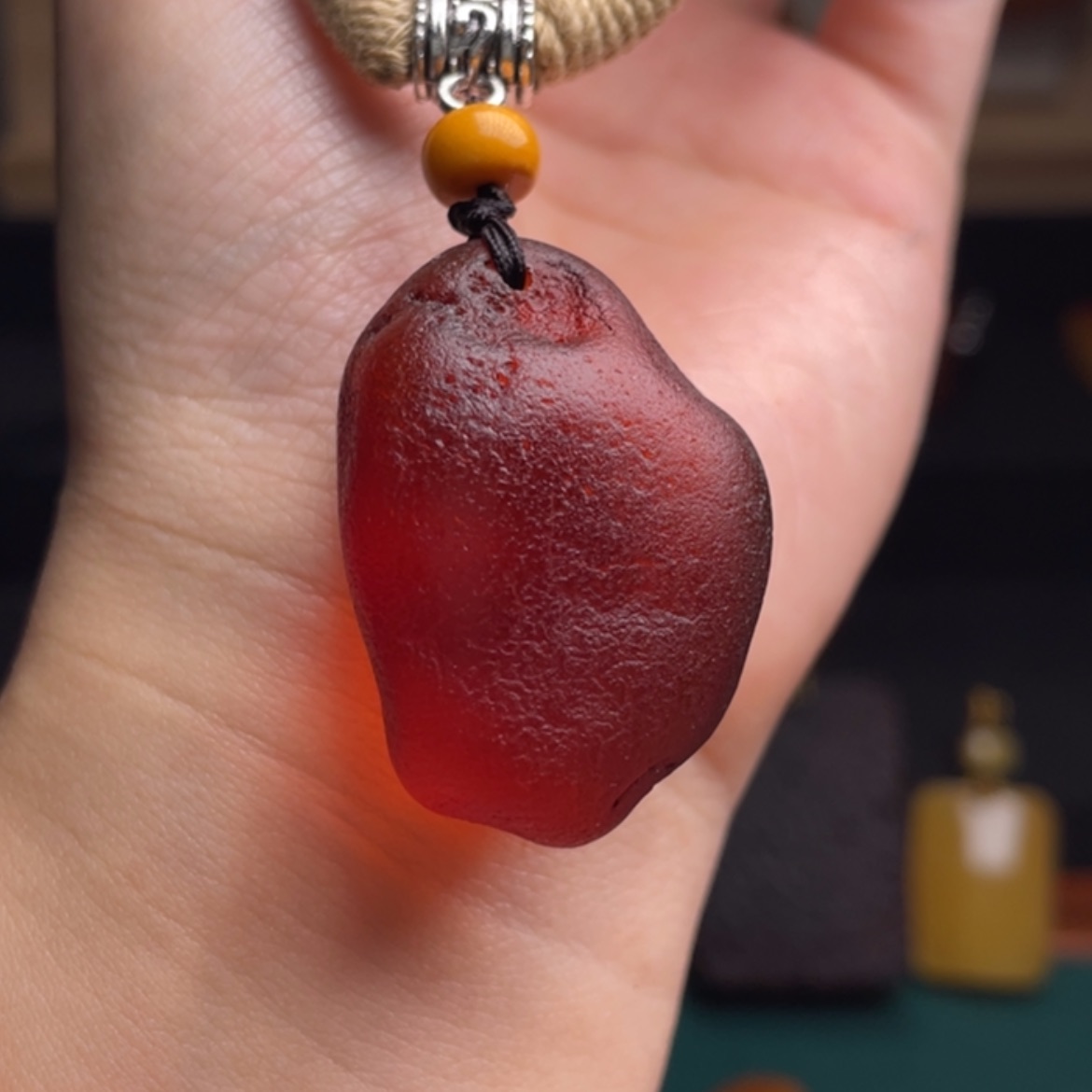 【闪购商品】琥珀颈饰未镶嵌