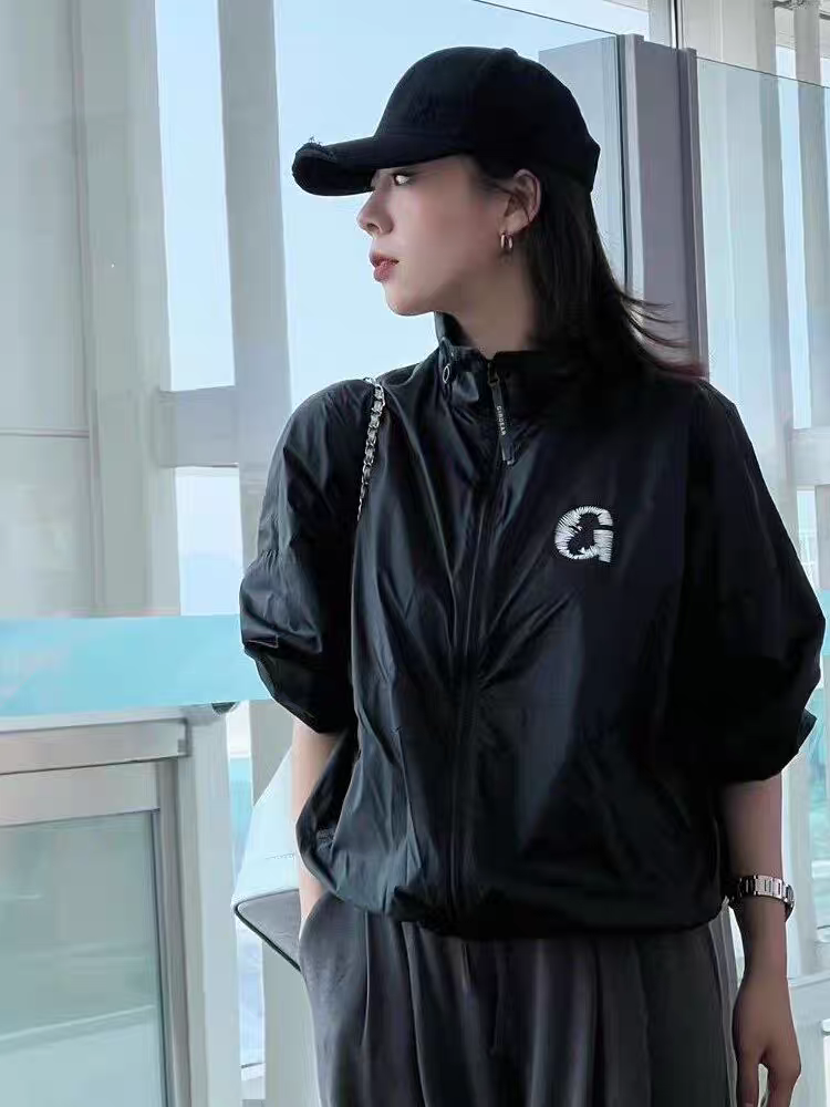 （商场同款）春夏季新款时尚百搭拉链字母防晒冲锋衣女装黑色薄款