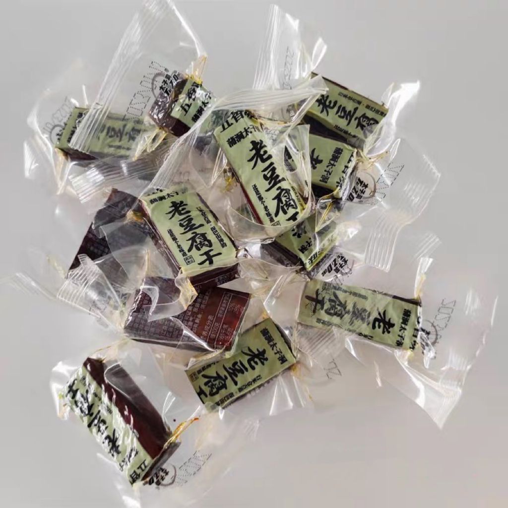 四川豆乾五香硬豆乾500g卤味柴火烟薰老豆乾麻辣味小包装有嚼劲