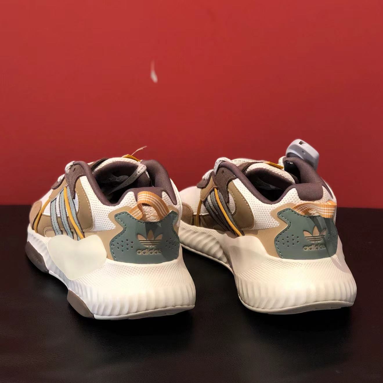 ADIDAS/阿迪达斯三叶草情侣款休闲鞋男女轻便透气运动鞋ID1129