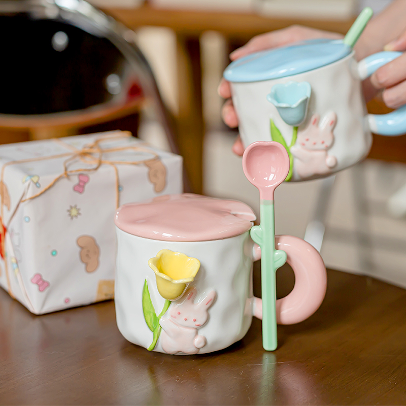 精东家高颜值立体浮雕马克杯带盖勺陶瓷情侣对杯女家用办公室水杯