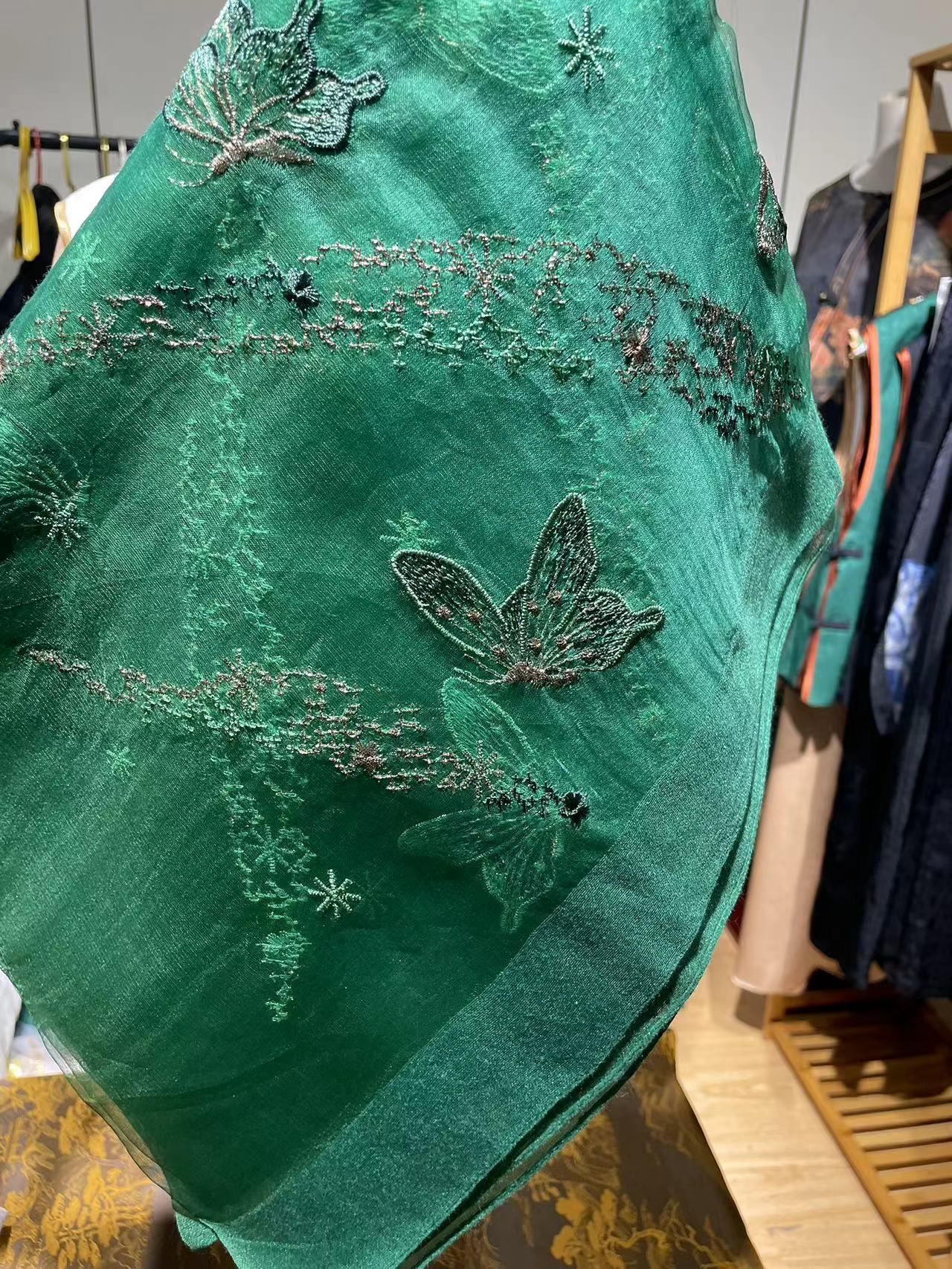 微瑕  随机颜色   披肩 围巾 丝巾（介意勿拍）