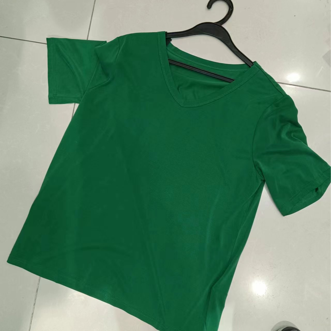 打底衫简约潮流女款修身夏季绿色纯色t恤时尚女士百搭休闲半袖